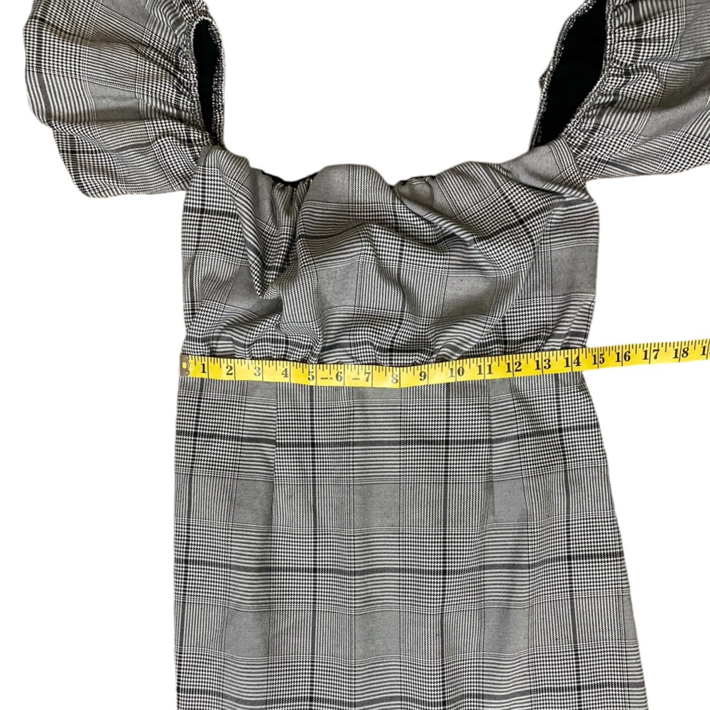 Honey Punch Off the Shoulders Houndstooth Mini Dress with Back Lace-Up NWT - Picture 7 of 11